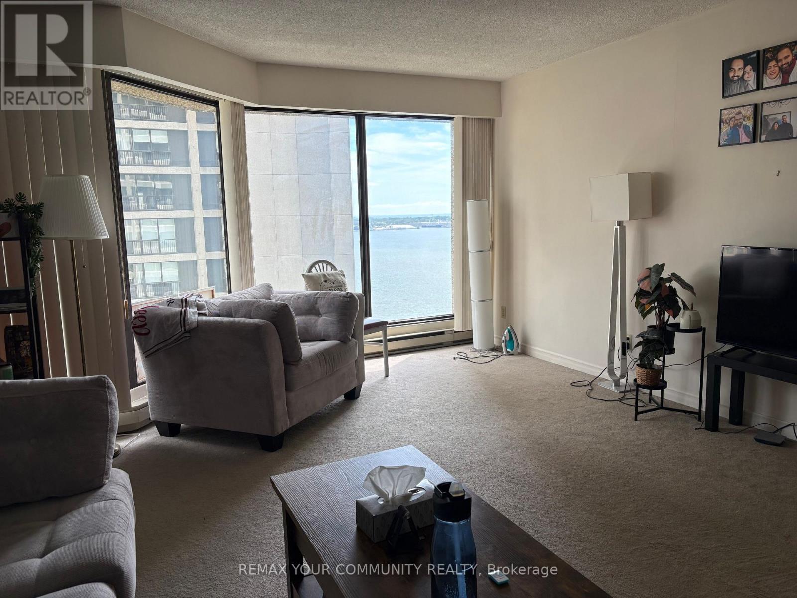 1805 - 65 Harbour Square, Toronto, Ontario  M5J 2L4 - Photo 3 - C13561378