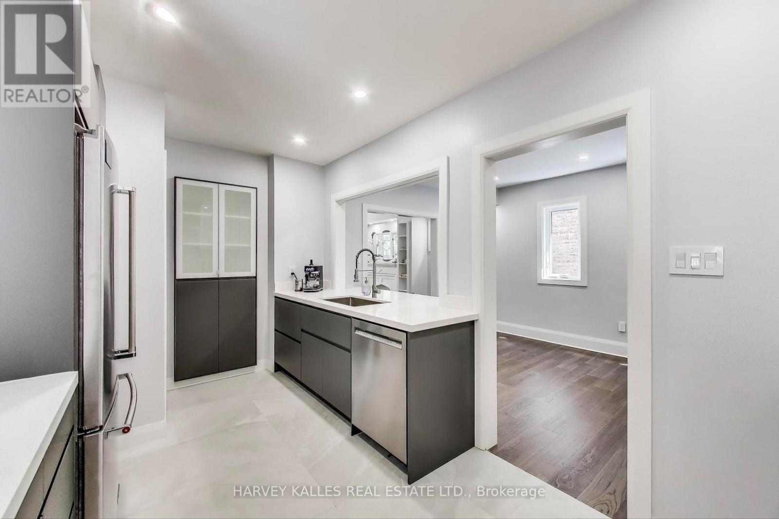 338 Markham Street, Toronto, Ontario  M6G 2K9 - Photo 10 - C13561398