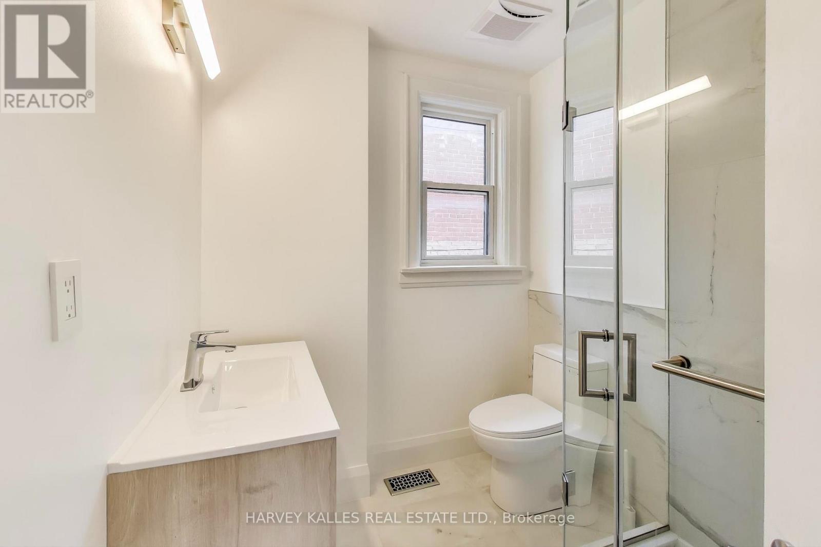 338 Markham Street, Toronto, Ontario  M6G 2K9 - Photo 17 - C13561398