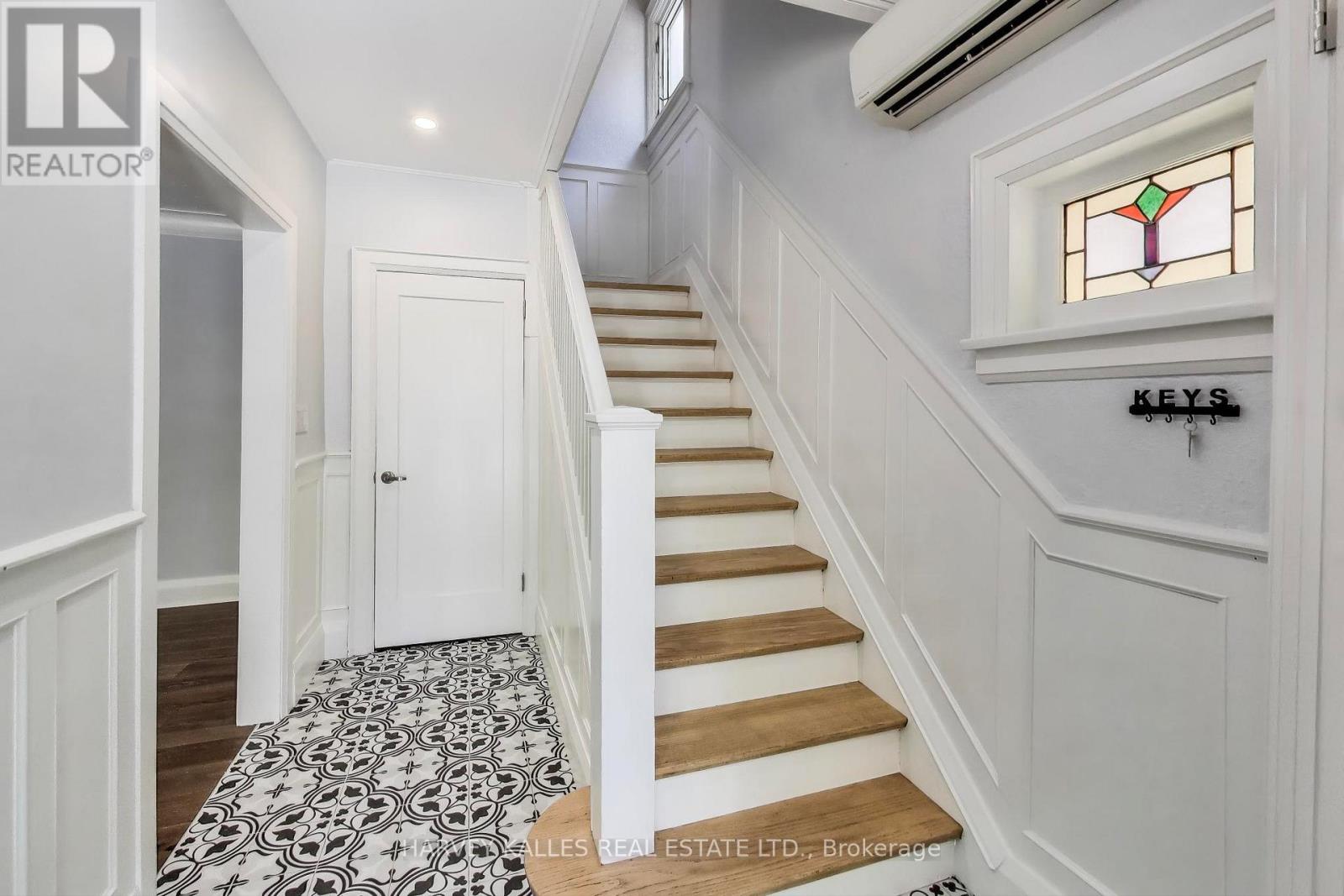 338 Markham Street, Toronto, Ontario  M6G 2K9 - Photo 2 - C13561398
