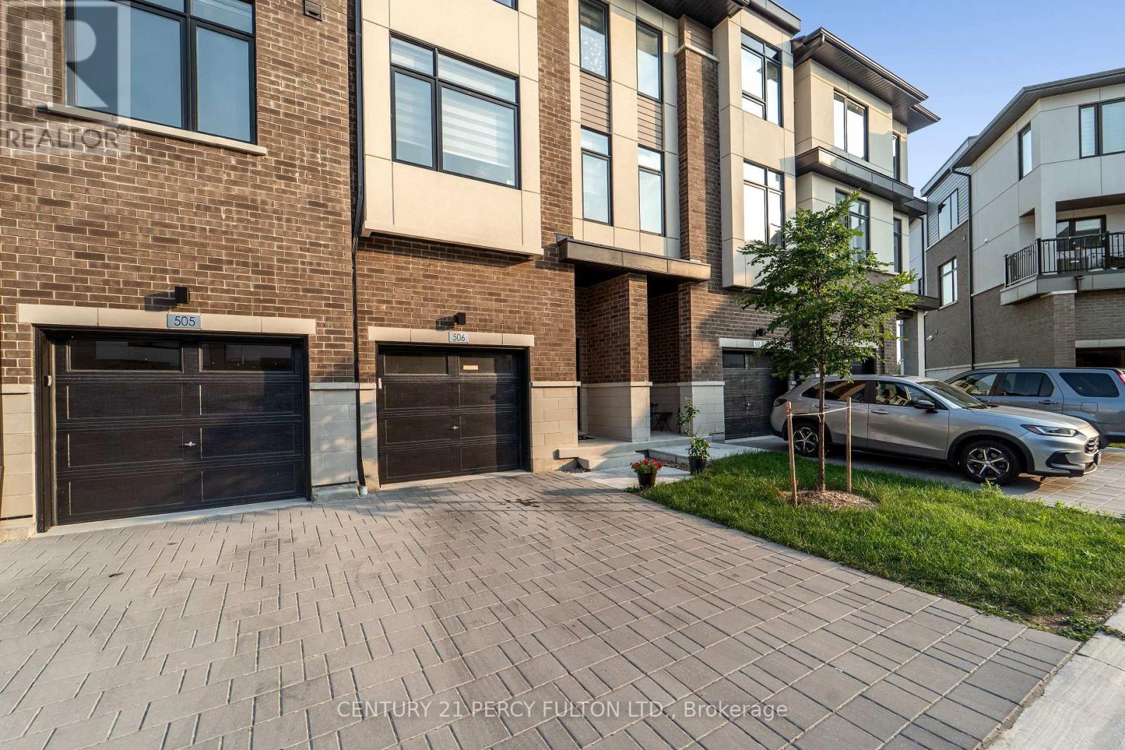 506 - 1695 Dersan Street, Pickering, Ontario  L1X 0S8 - Photo 2 - E13561368