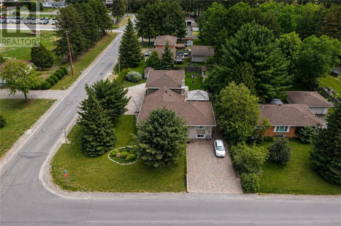 4560 Chenier, Greater Sudbury, Ontario  P3P 1X5 - Photo 3 - 2129006