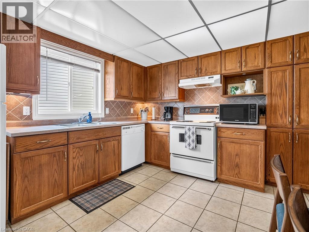 4279 Southerland Court, Niagara Falls, Ontario  L2G 7W4 - Photo 10 - 40846372