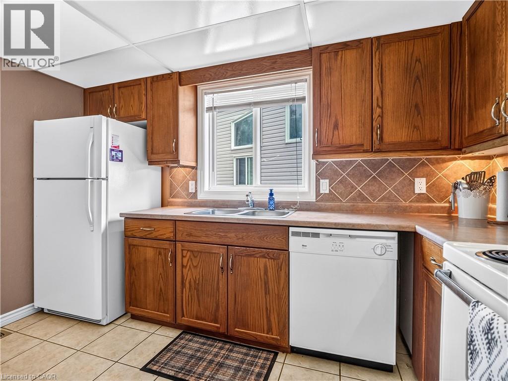 4279 Southerland Court, Niagara Falls, Ontario  L2G 7W4 - Photo 11 - 40846372