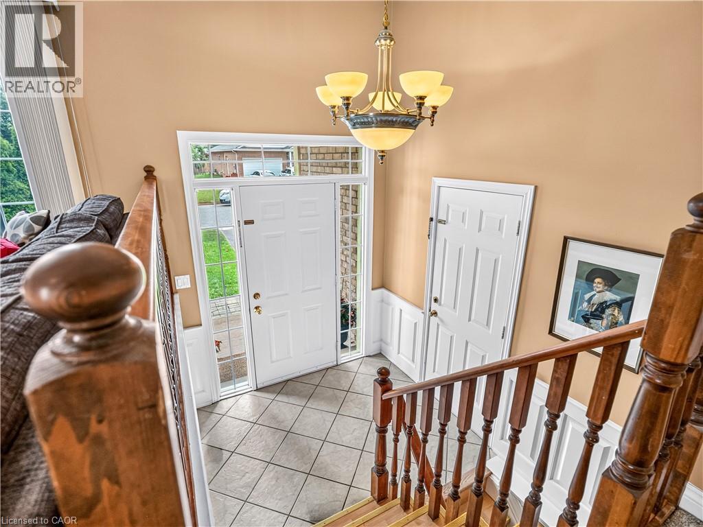 4279 Southerland Court, Niagara Falls, Ontario  L2G 7W4 - Photo 5 - 40846372
