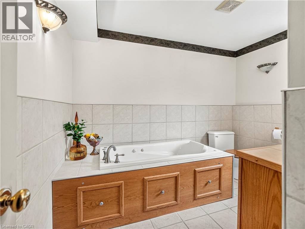 4279 Southerland Court, Niagara Falls, Ontario  L2G 7W4 - Photo 27 - 40846372