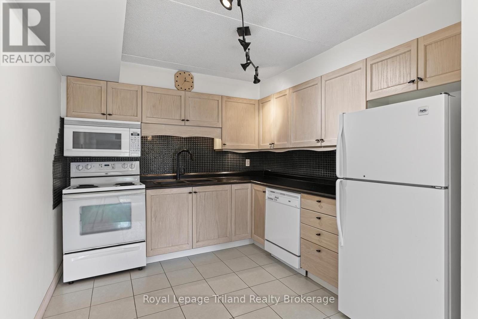 210 - 159 Ferguson Drive, Woodstock, Ontario  N4V 1A9 - Photo 13 - X13130378