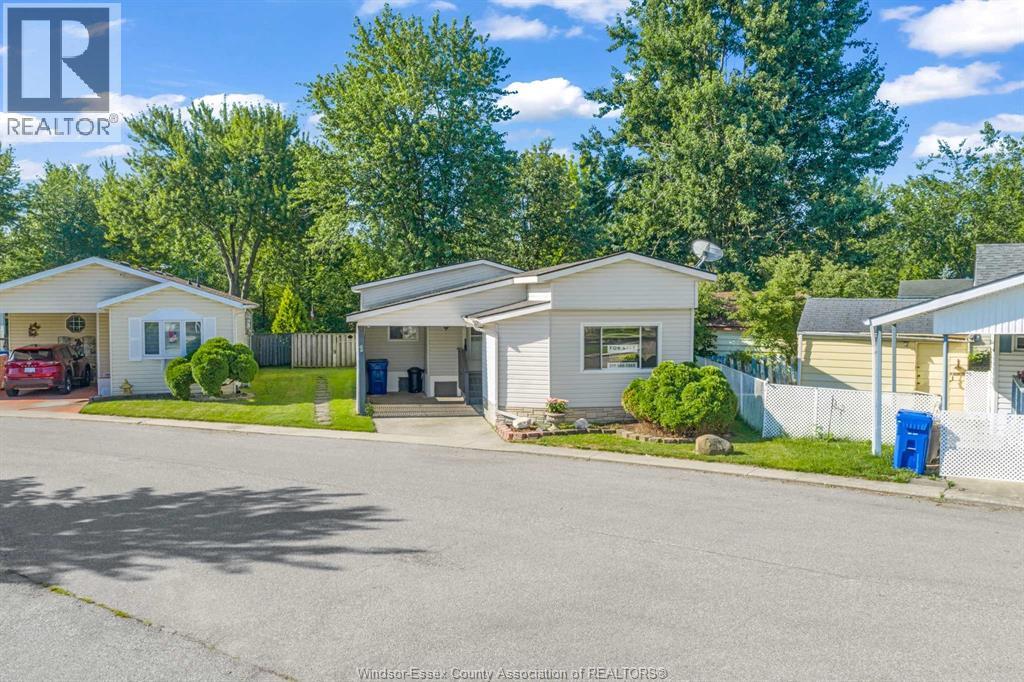 1 Spruce Street, Mcgregor, Ontario  N0R 1J0 - Photo 2 - 26016639