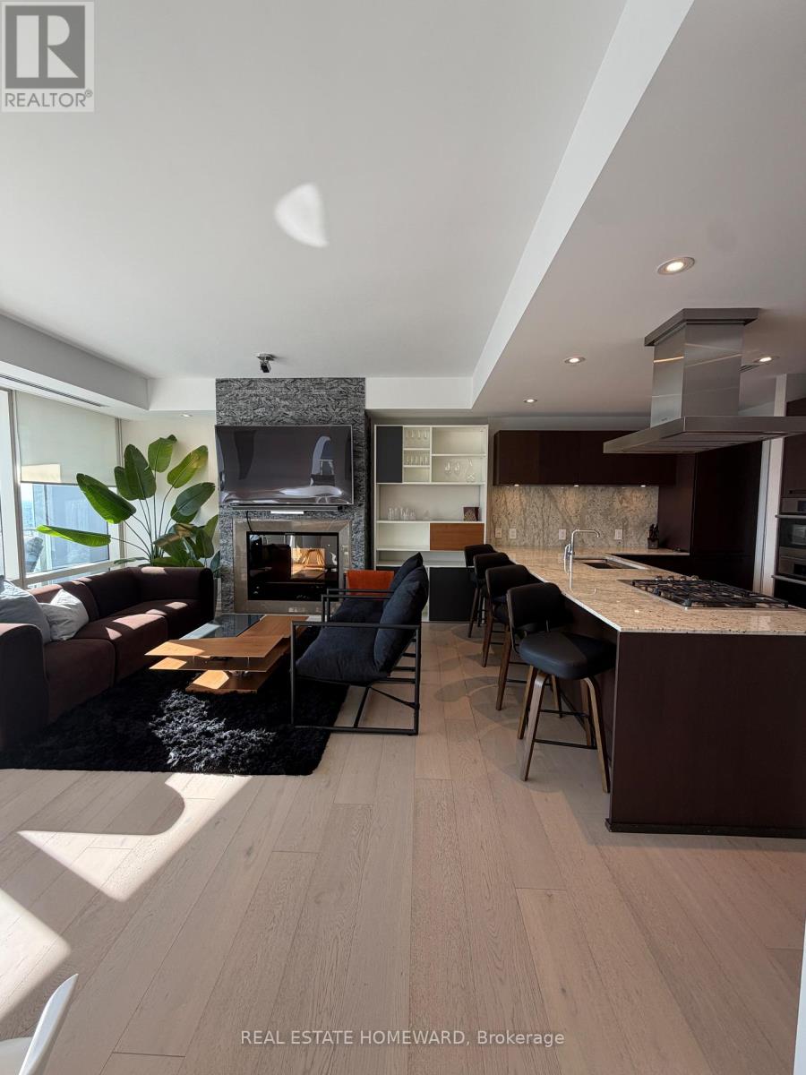 4803 - 180 University Avenue, Toronto, Ontario M5H 0A2 - Photo 3 - C13561546