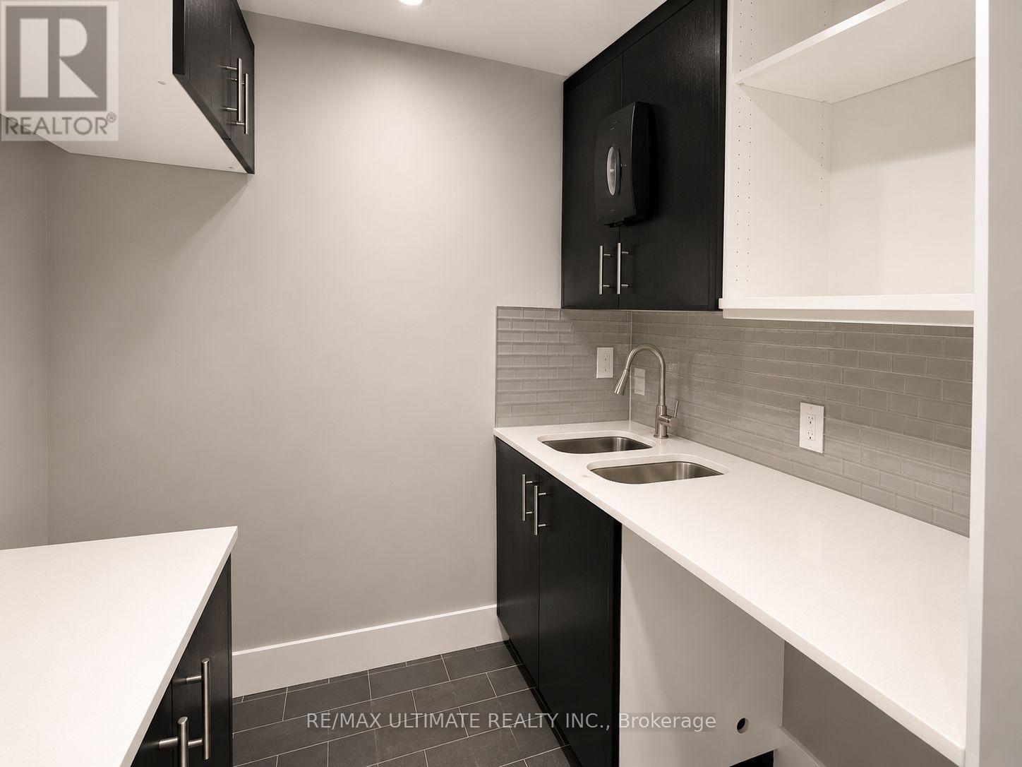 3rd Floor - 116 Dundas Street W, Toronto, Ontario  M5G 1C3 - Photo 5 - C13561718