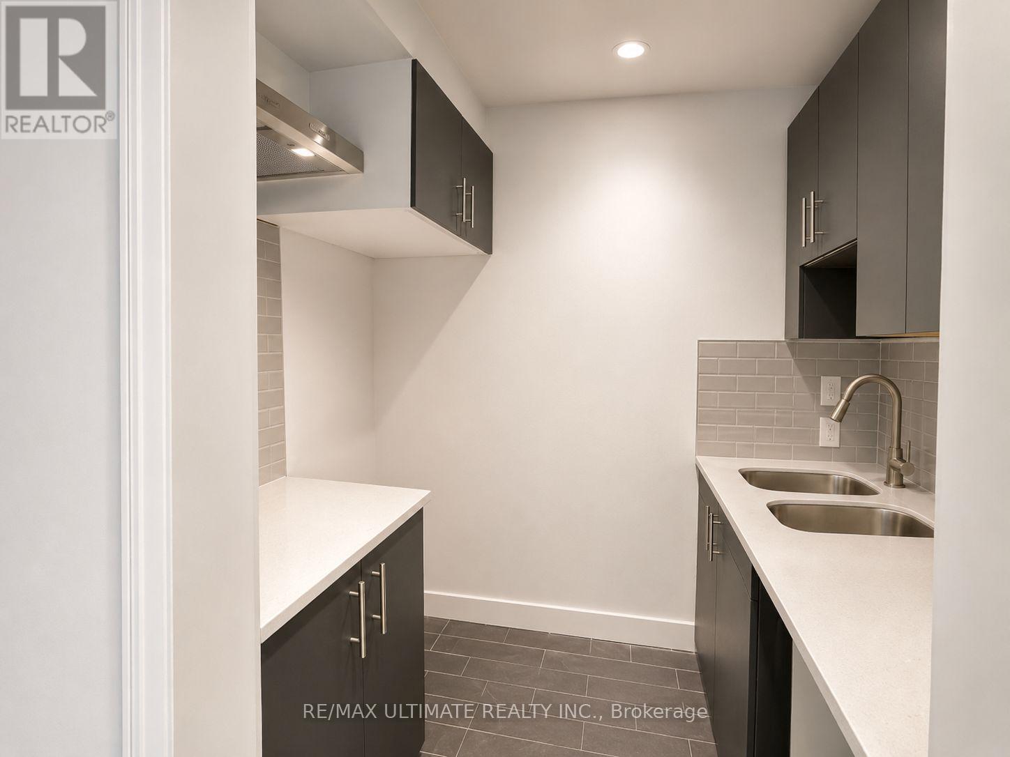 3rd Floor - 116 Dundas Street W, Toronto, Ontario  M5G 1C3 - Photo 6 - C13561718