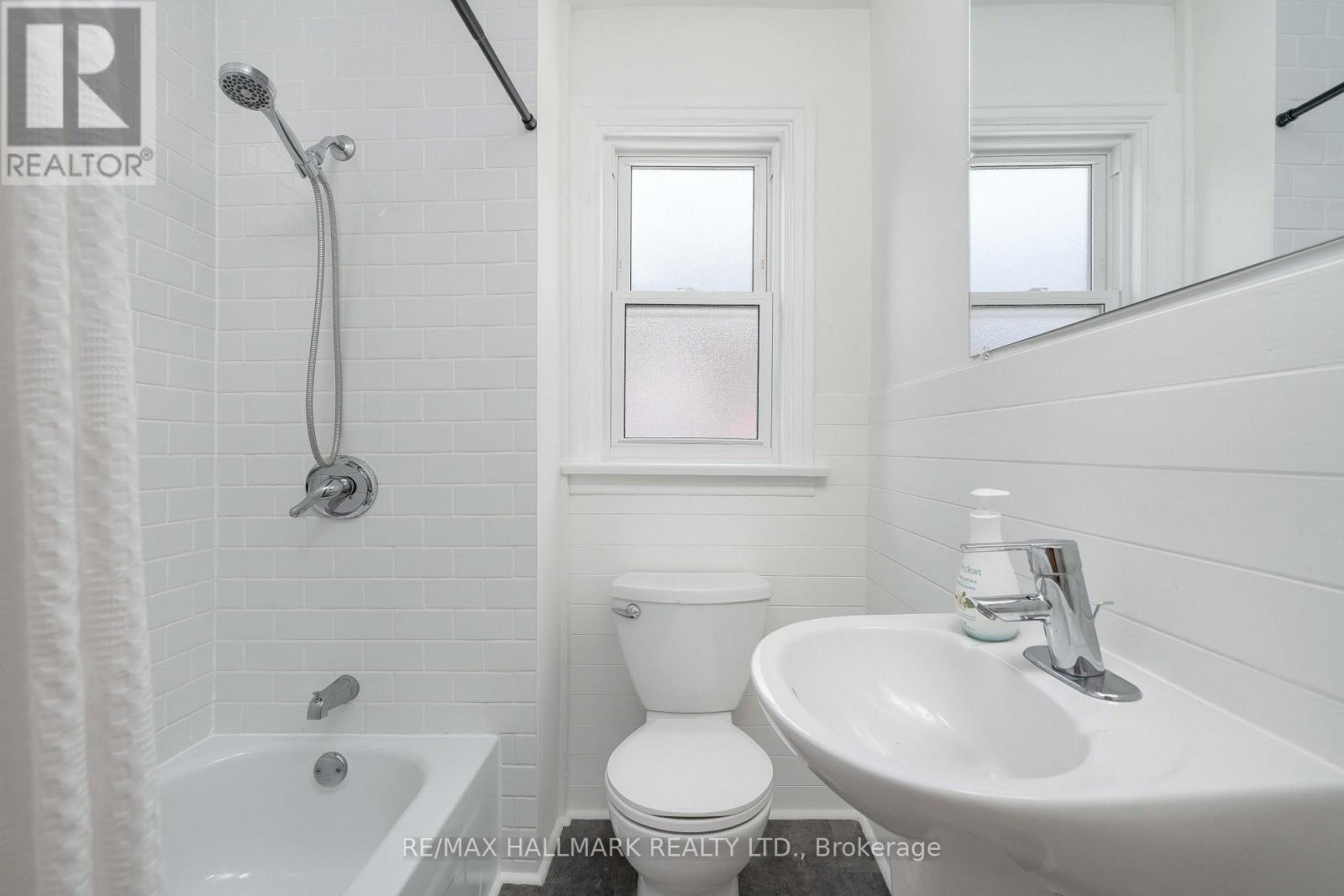 49 Binswood Avenue, Toronto, Ontario M4C 3N6 - Photo 20 - E13561512