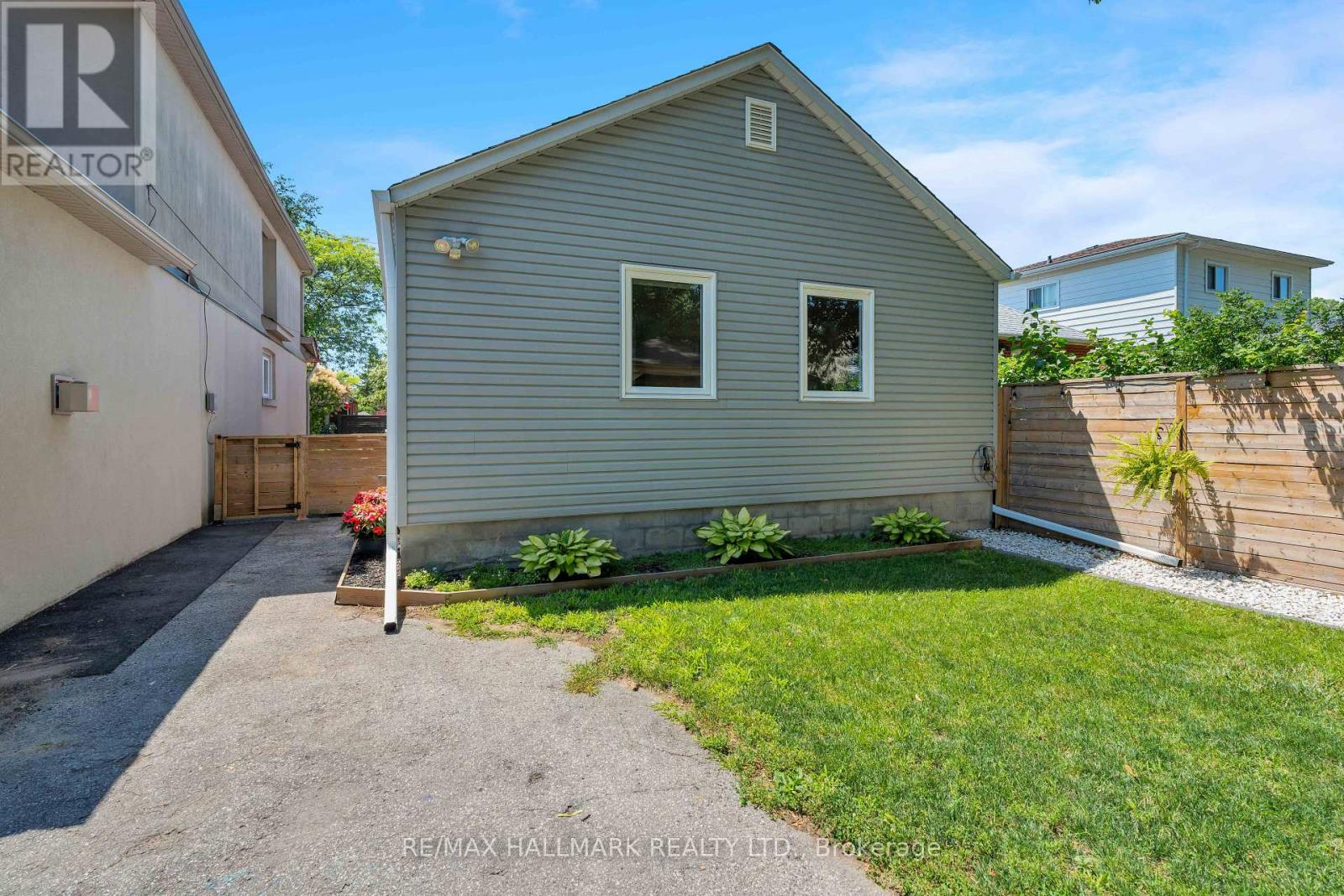 49 Binswood Avenue, Toronto, Ontario M4C 3N6 - Photo 49 - E13561512