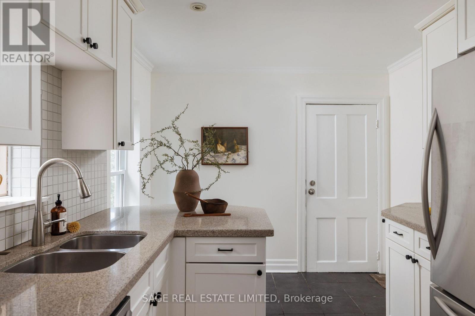 250 Springdale Boulevard, Toronto, Ontario  M4C 1Z9 - Photo 18 - E13561528