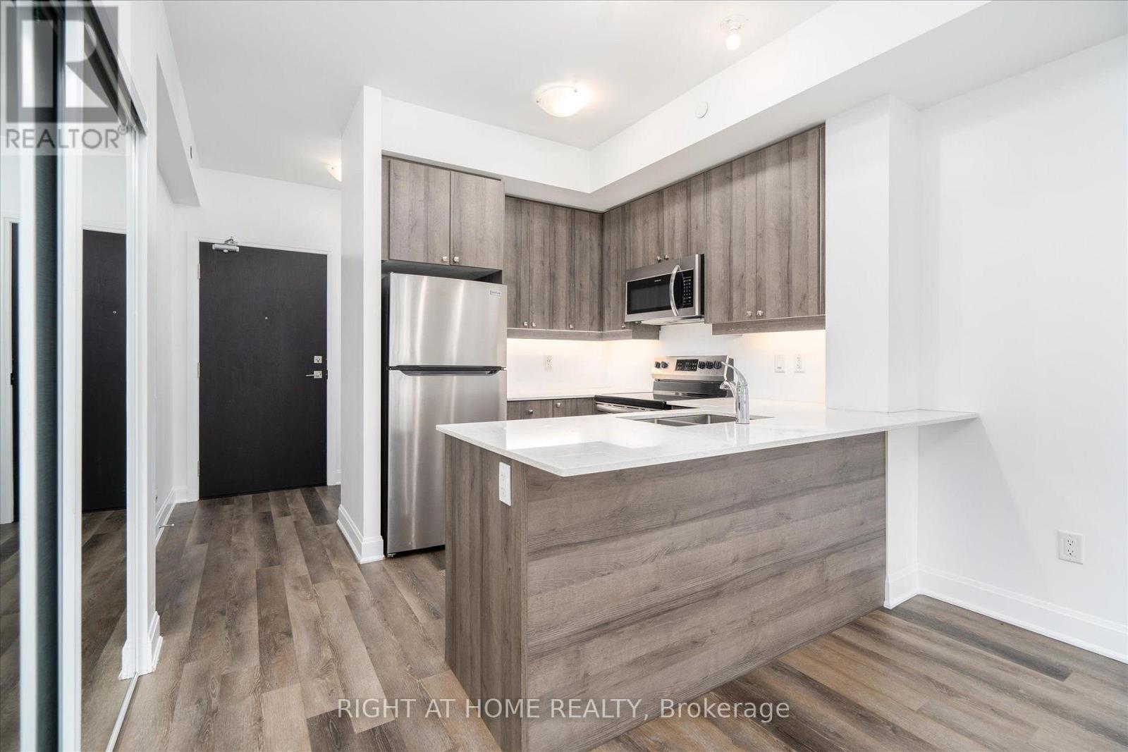321 - 50 Lakebreeze Drive, Clarington, Ontario  L1B 0V9 - Photo 6 - E13561754