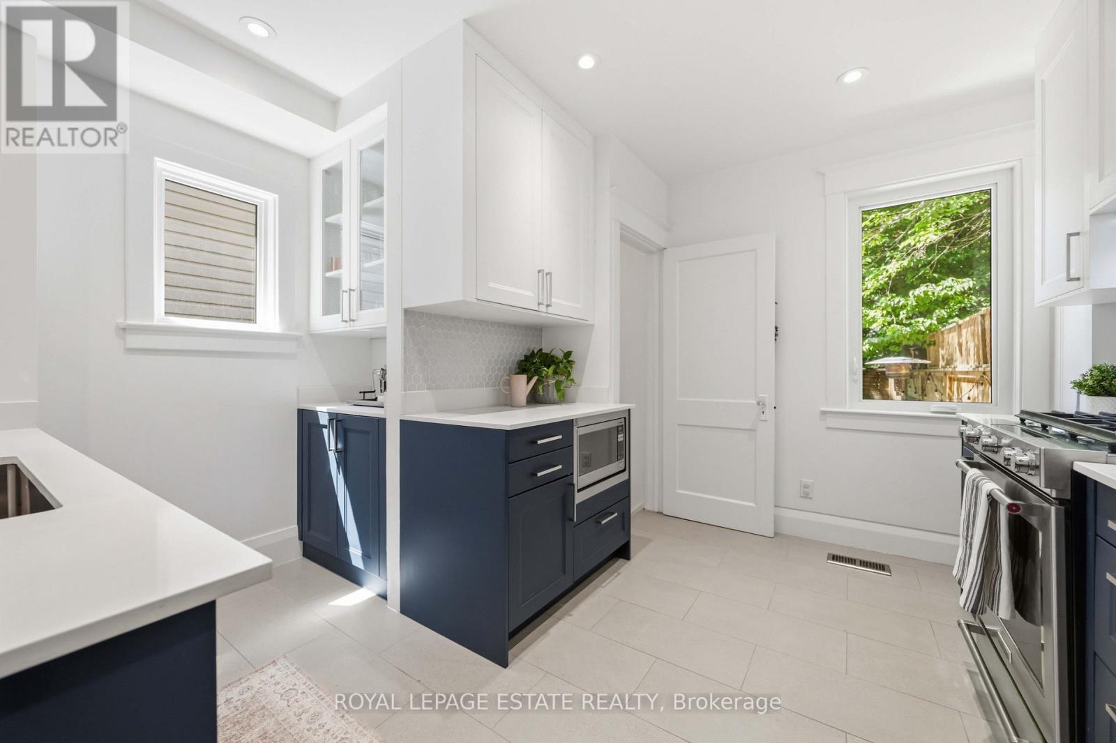 6 Firstbrooke Road, Toronto, Ontario  M4E 2L1 - Photo 14 - E13561772
