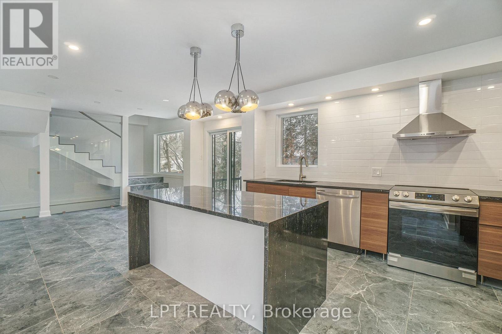 2112 Alta Vista Drive, Ottawa, Ontario  K1H 7L8 - Photo 11 - X13561476