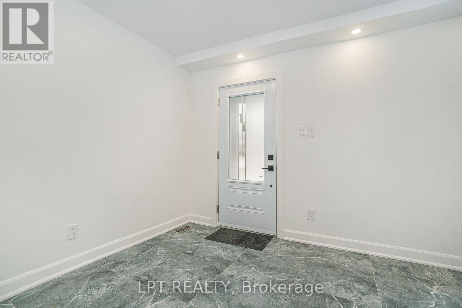 2112 Alta Vista Drive, Ottawa, Ontario  K1H 7L8 - Photo 4 - X13561476
