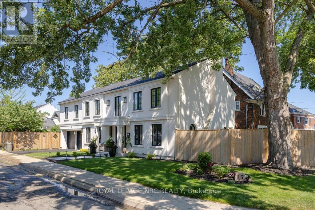 15 WYCHWOOD ROAD, St. Catharines (Old Glenridge)