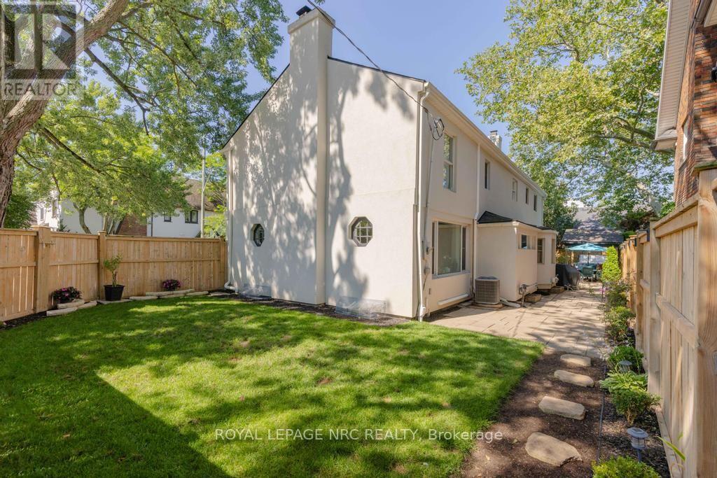 15 Wychwood Road, St. Catharines, Ontario  L2R 3S1 - Photo 13 - X13561520