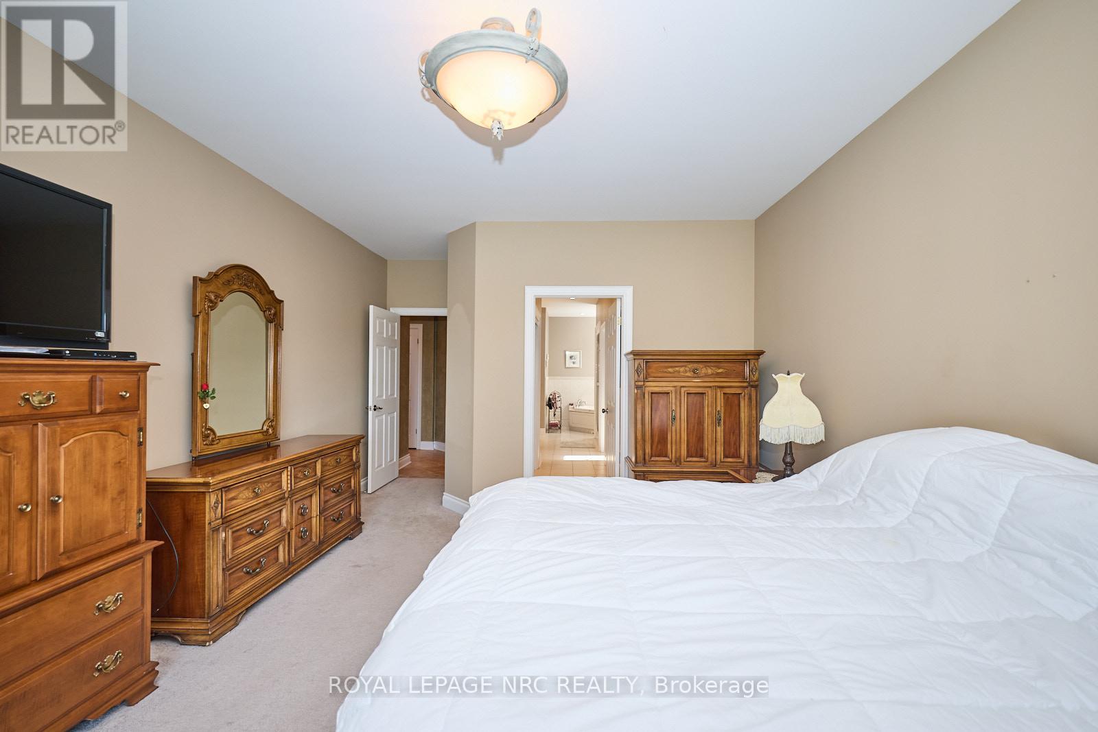 7995 Cathedral Drive, Niagara Falls, Ontario  L2H 2Z2 - Photo 21 - X13561600