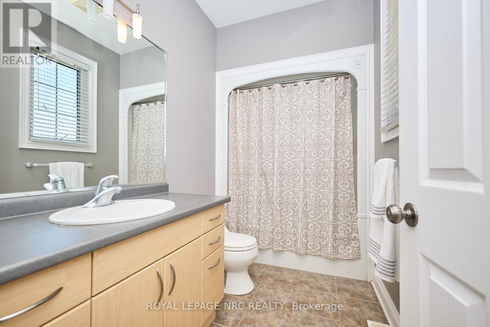 7995 Cathedral Drive, Niagara Falls, Ontario  L2H 2Z2 - Photo 23 - X13561600