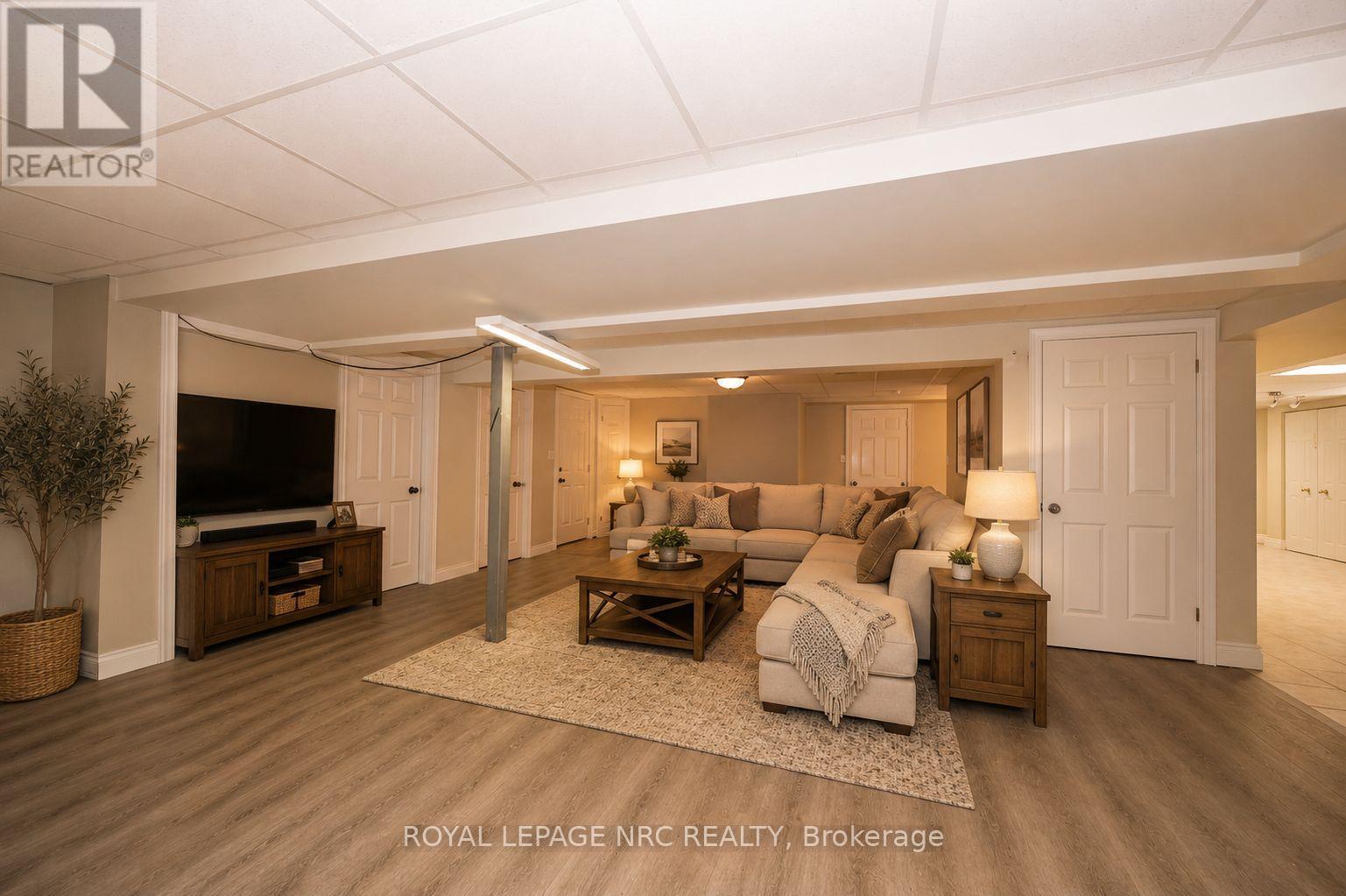 7995 Cathedral Drive, Niagara Falls, Ontario  L2H 2Z2 - Photo 32 - X13561600