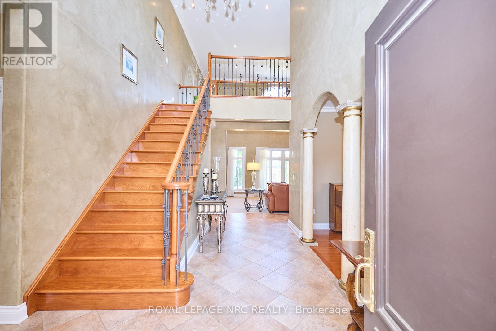 7995 Cathedral Drive, Niagara Falls, Ontario  L2H 2Z2 - Photo 4 - X13561600