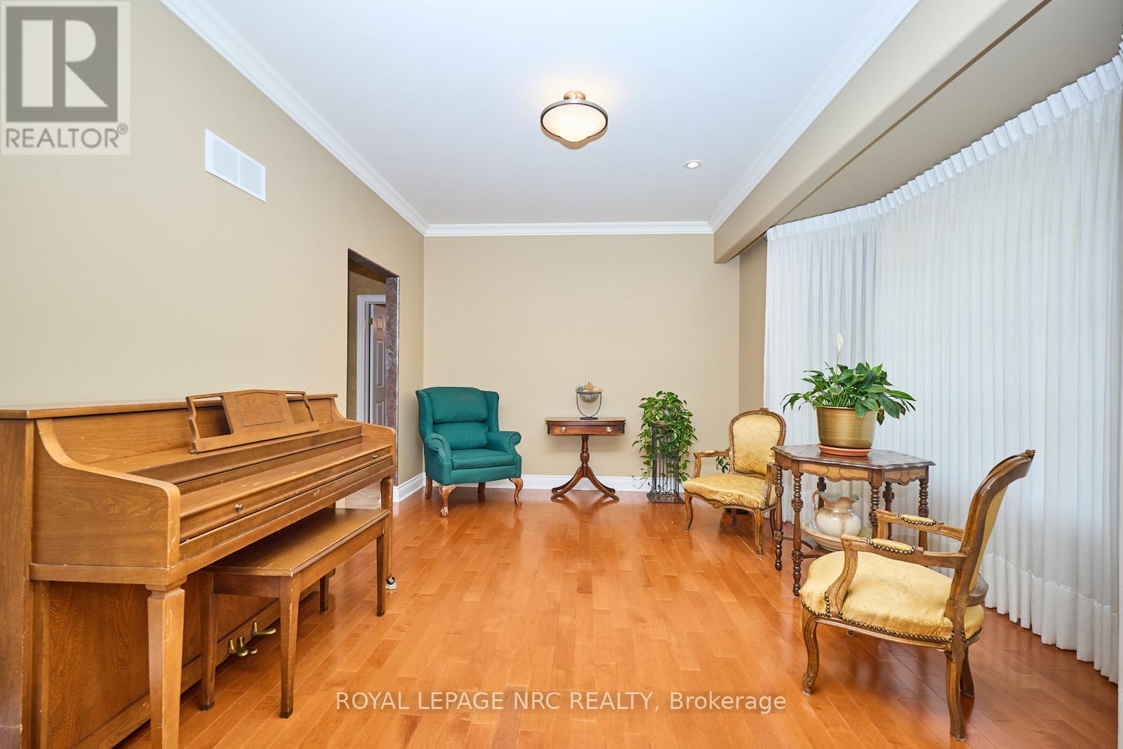 7995 Cathedral Drive, Niagara Falls, Ontario  L2H 2Z2 - Photo 6 - X13561600