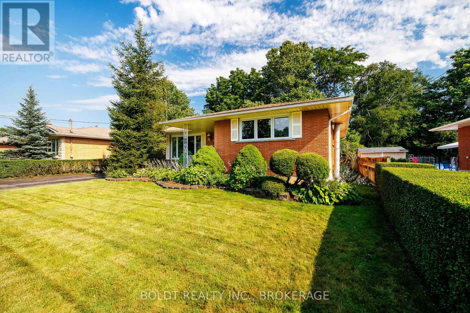 620 Scott Street, St. Catharines (Carlton/bunting), Ontario  L2M 3X8 - Photo 2 - X13561674