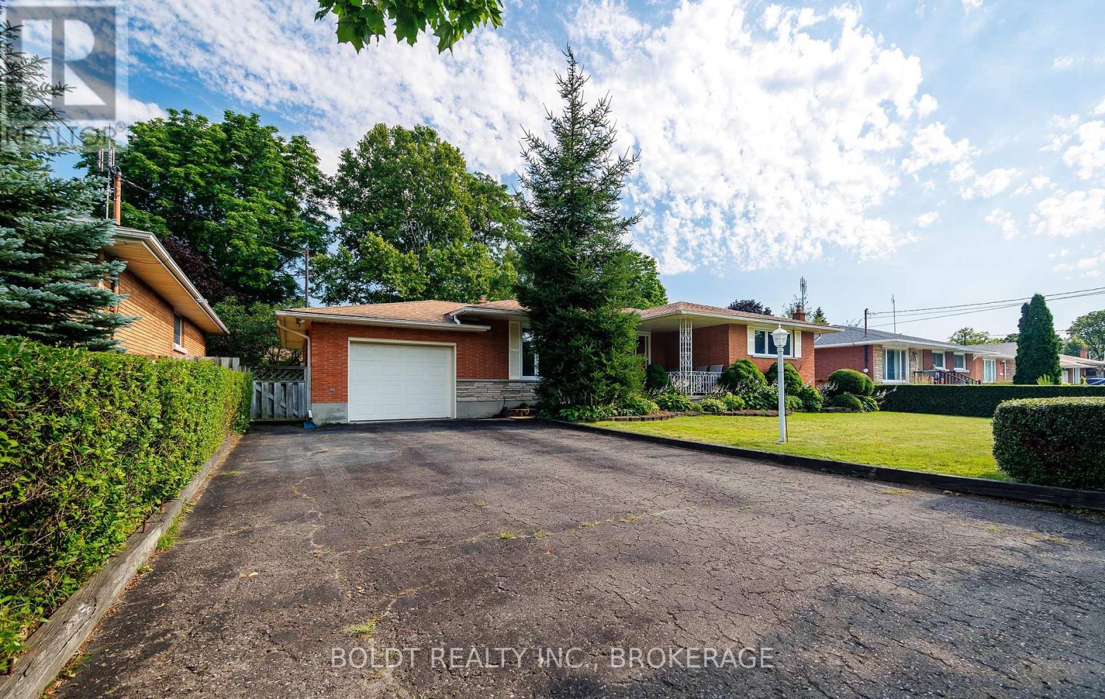 620 Scott Street, St. Catharines (Carlton/bunting), Ontario  L2M 3X8 - Photo 3 - X13561674