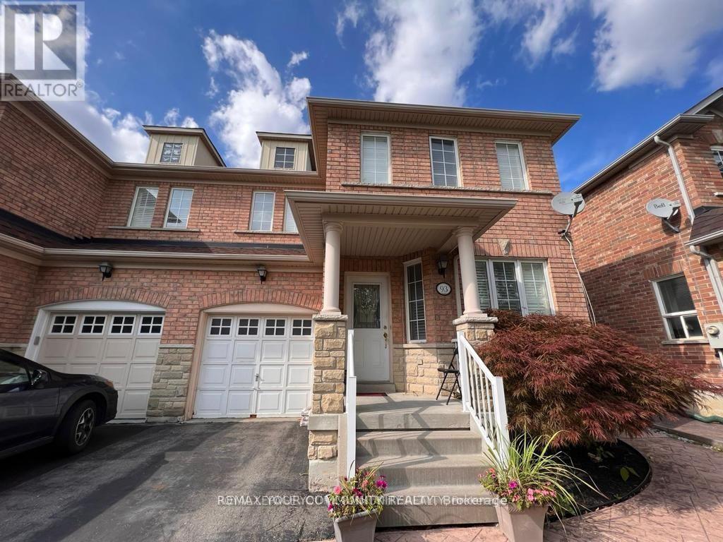 93 STARR CRESCENT, Aurora