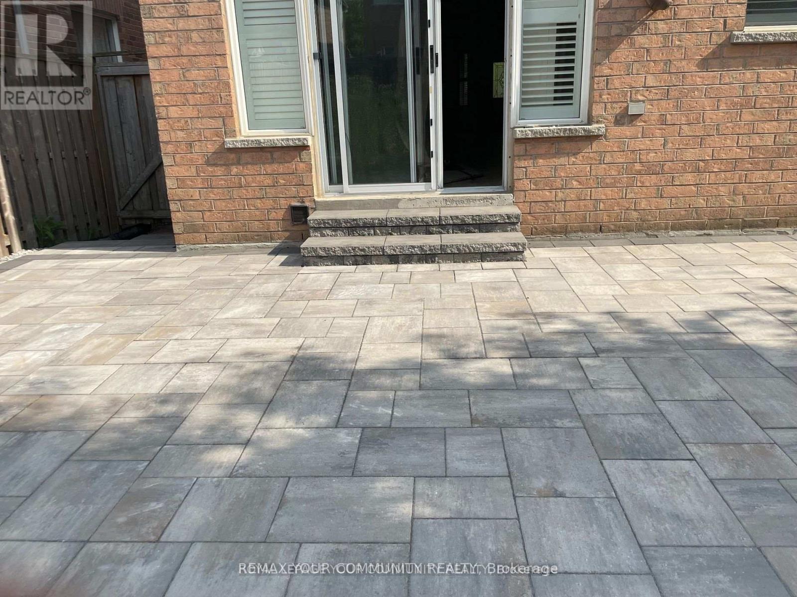 93 Starr Crescent, Aurora, Ontario  L4G 7X2 - Photo 6 - N13561562