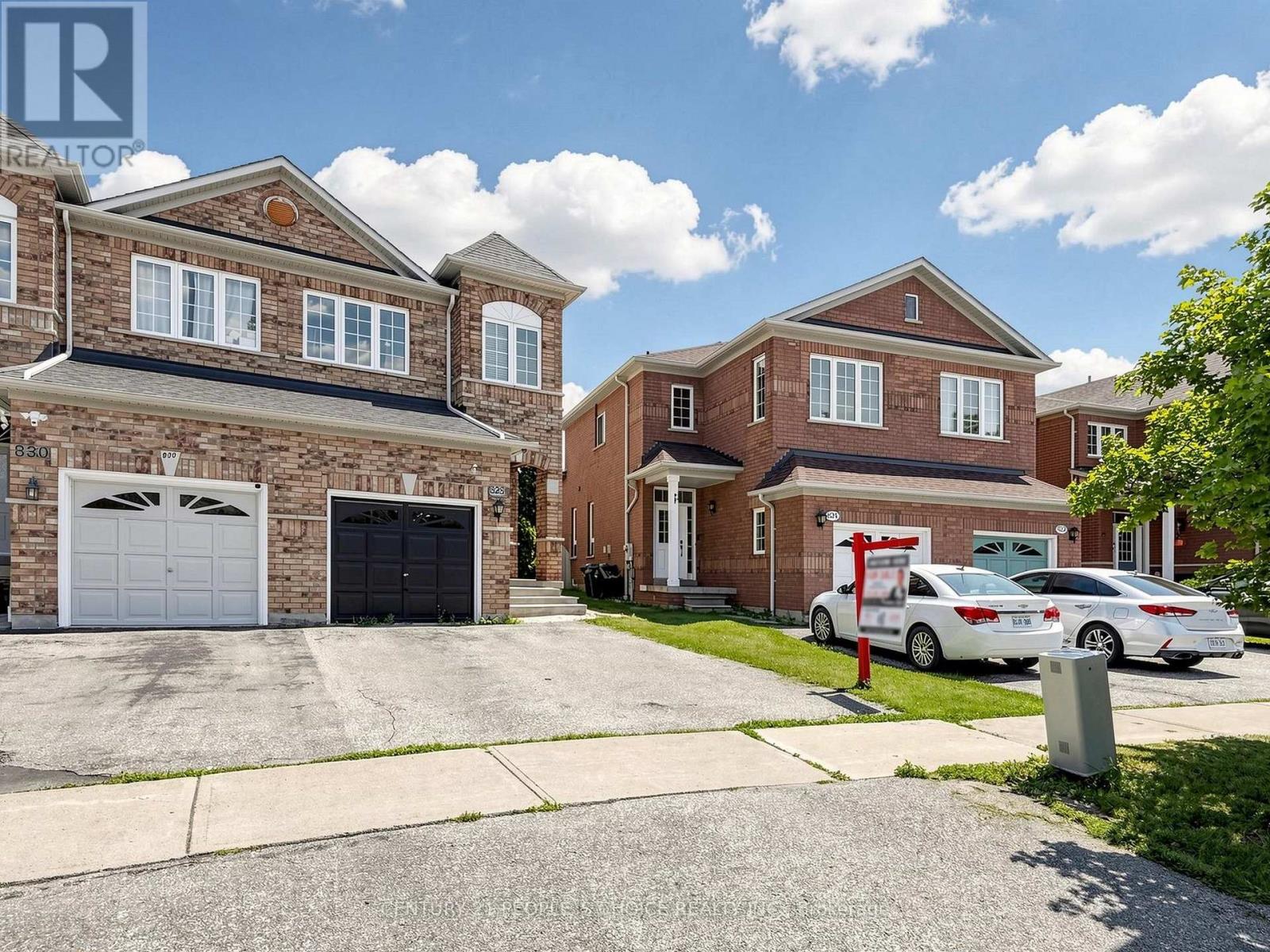 828 Khan Crescent, Mississauga, Ontario L5V 2R4 - Photo 2 - W13561596