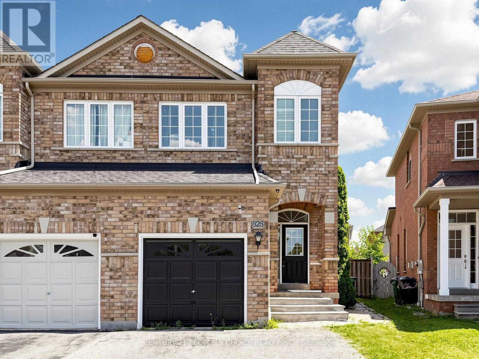 828 Khan Crescent, Mississauga, Ontario L5V 2R4 - Photo 5 - W13561596