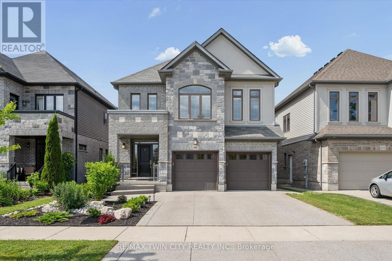 606 PINERY TRAIL, Waterloo, Ontario