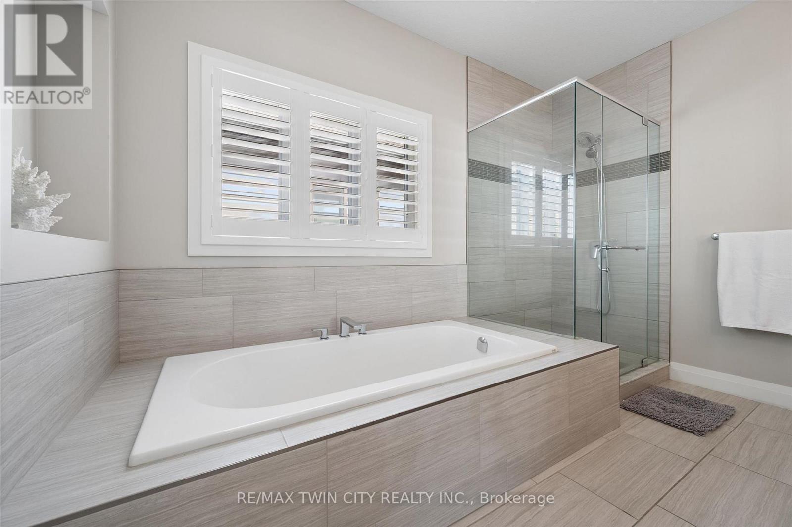 606 Pinery Trail, Waterloo, Ontario  N2V 2Y6 - Photo 39 - X13561526
