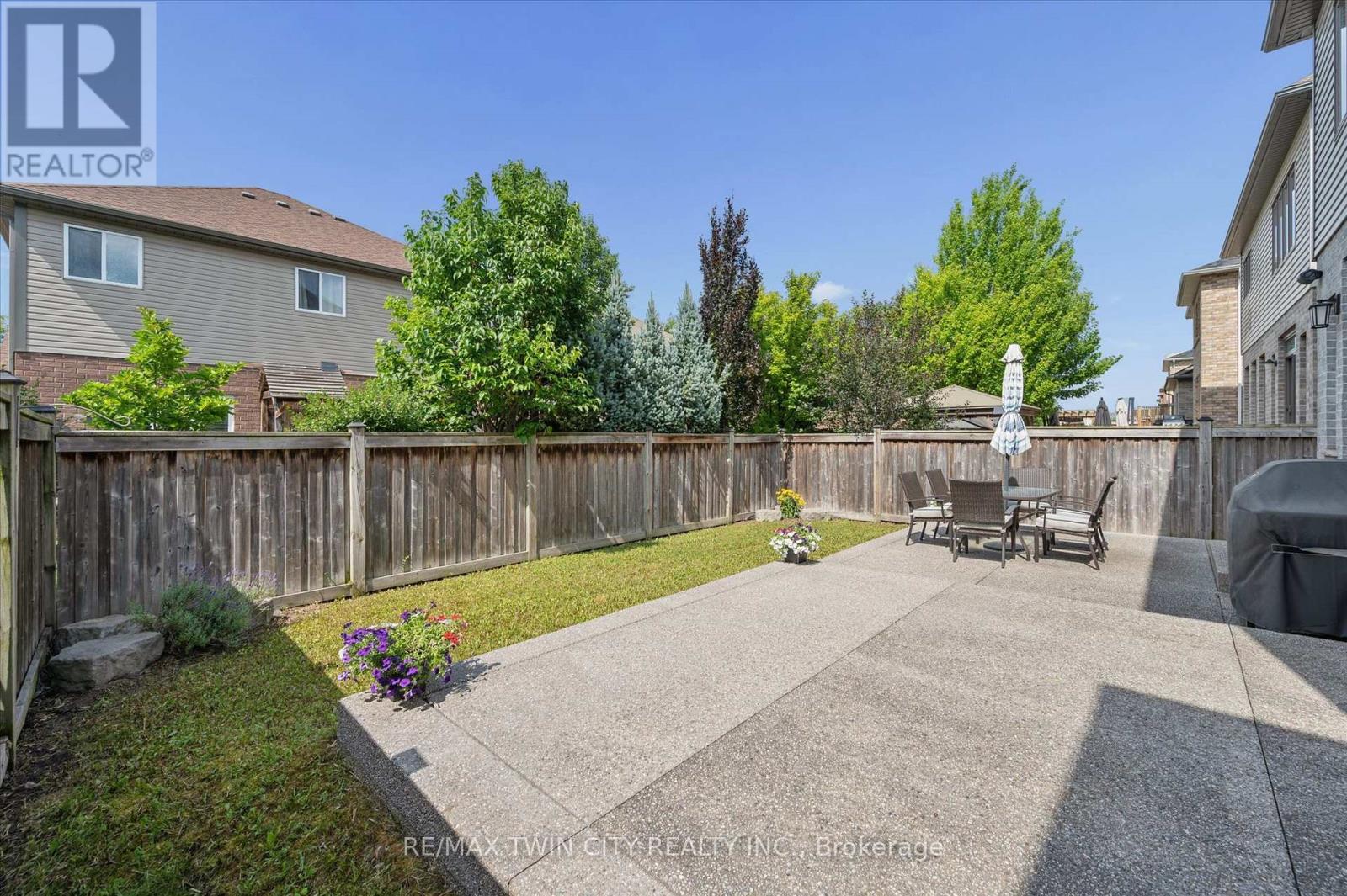 606 Pinery Trail, Waterloo, Ontario  N2V 2Y6 - Photo 45 - X13561526