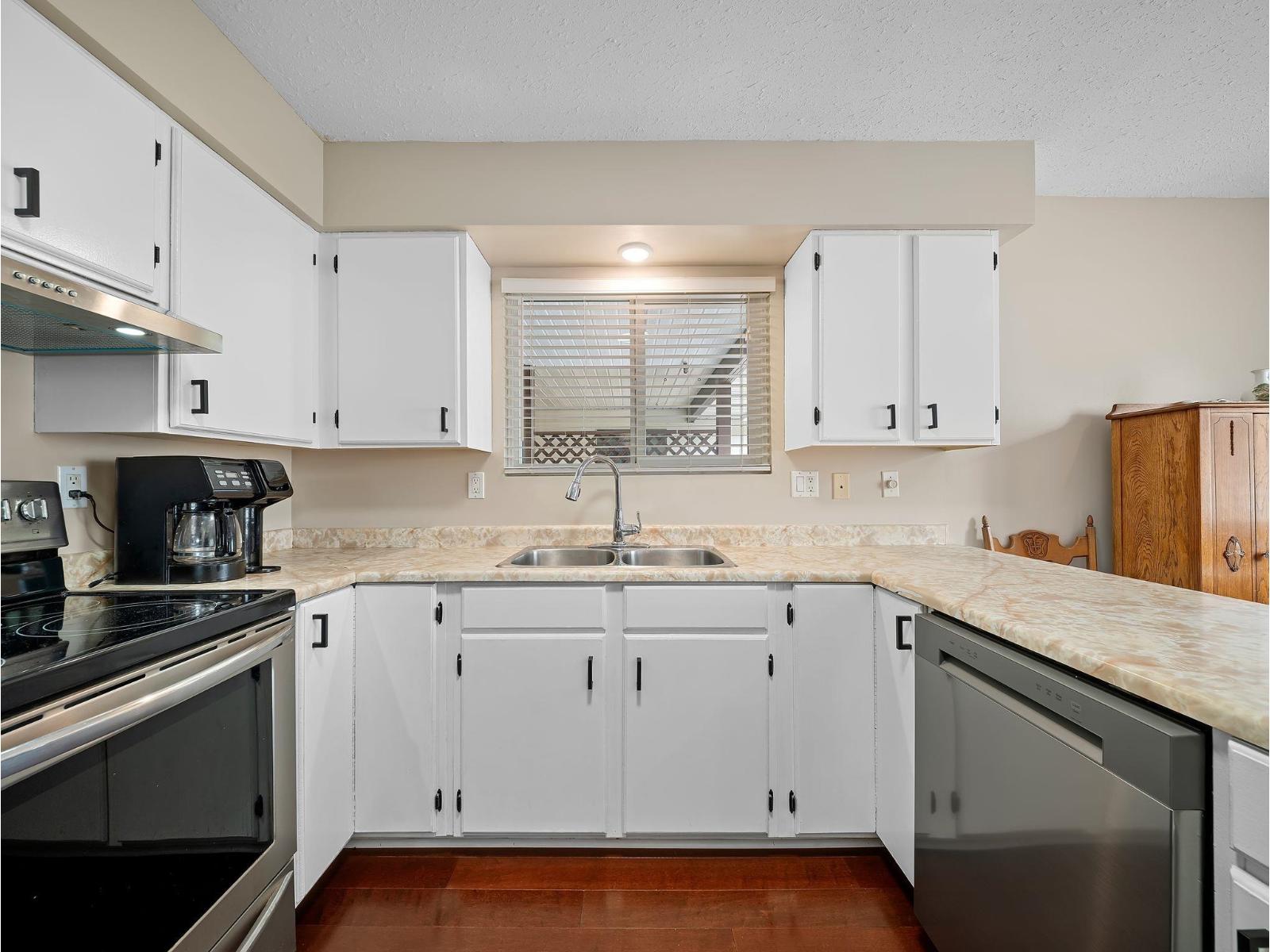 17213 59a Avenue, Surrey, British Columbia  V3S 5S4 - Photo 5 - R3145692