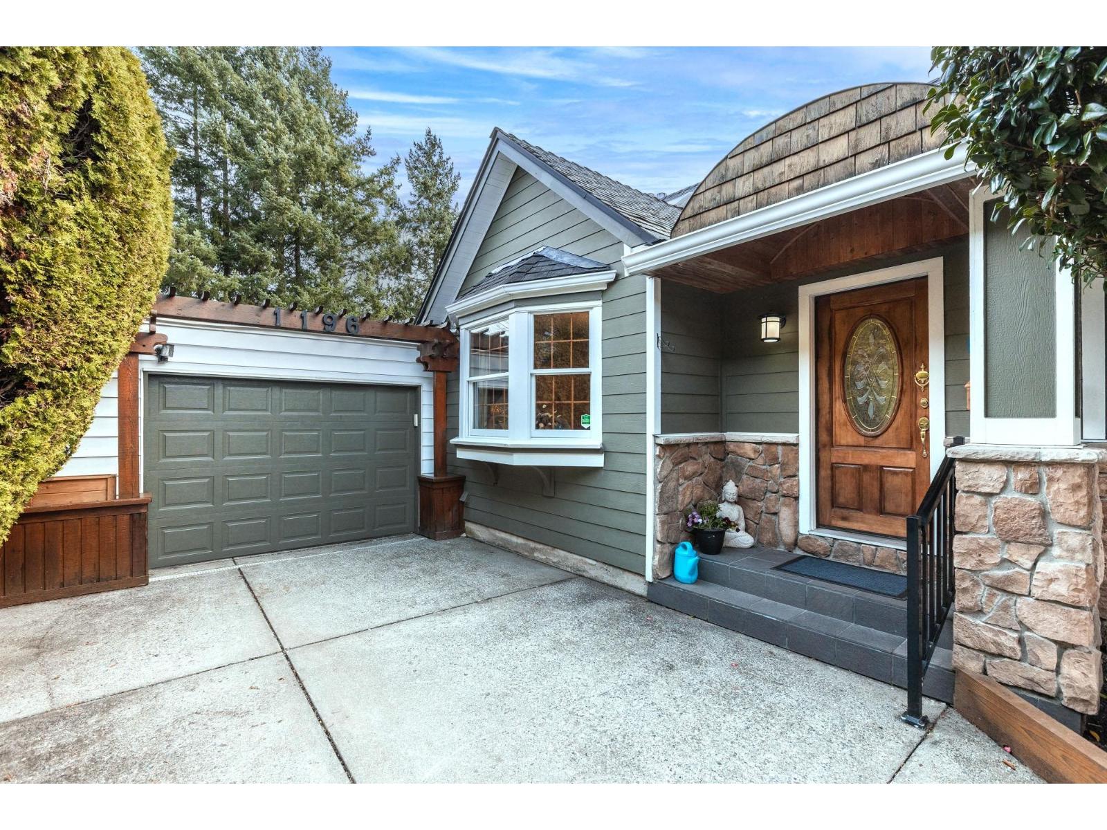 1196 Habgood Street, White Rock, British Columbia  V4B 4W9 - Photo 3 - R3145778