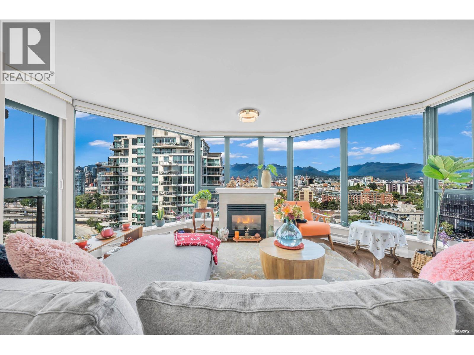1904 1088 QUEBEC STREET, Vancouver