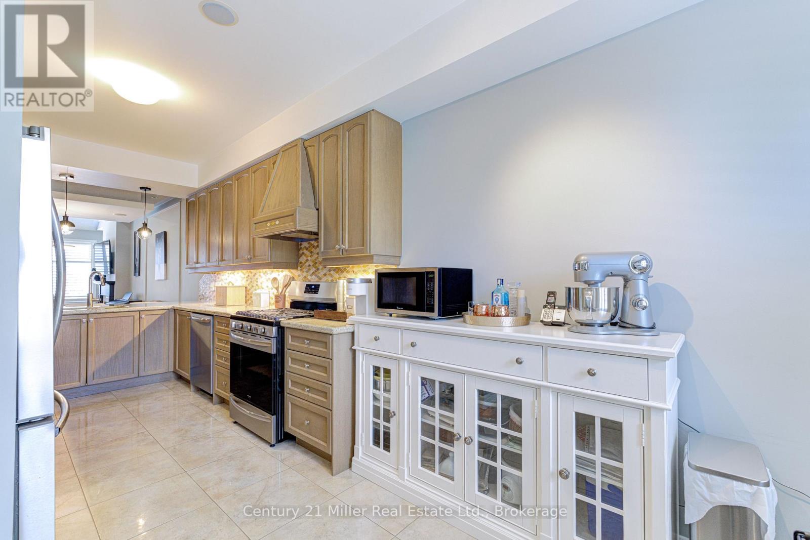 3202 Epworth Crescent, Oakville, Ontario  L6M 0B2 - Photo 3 - W13561788