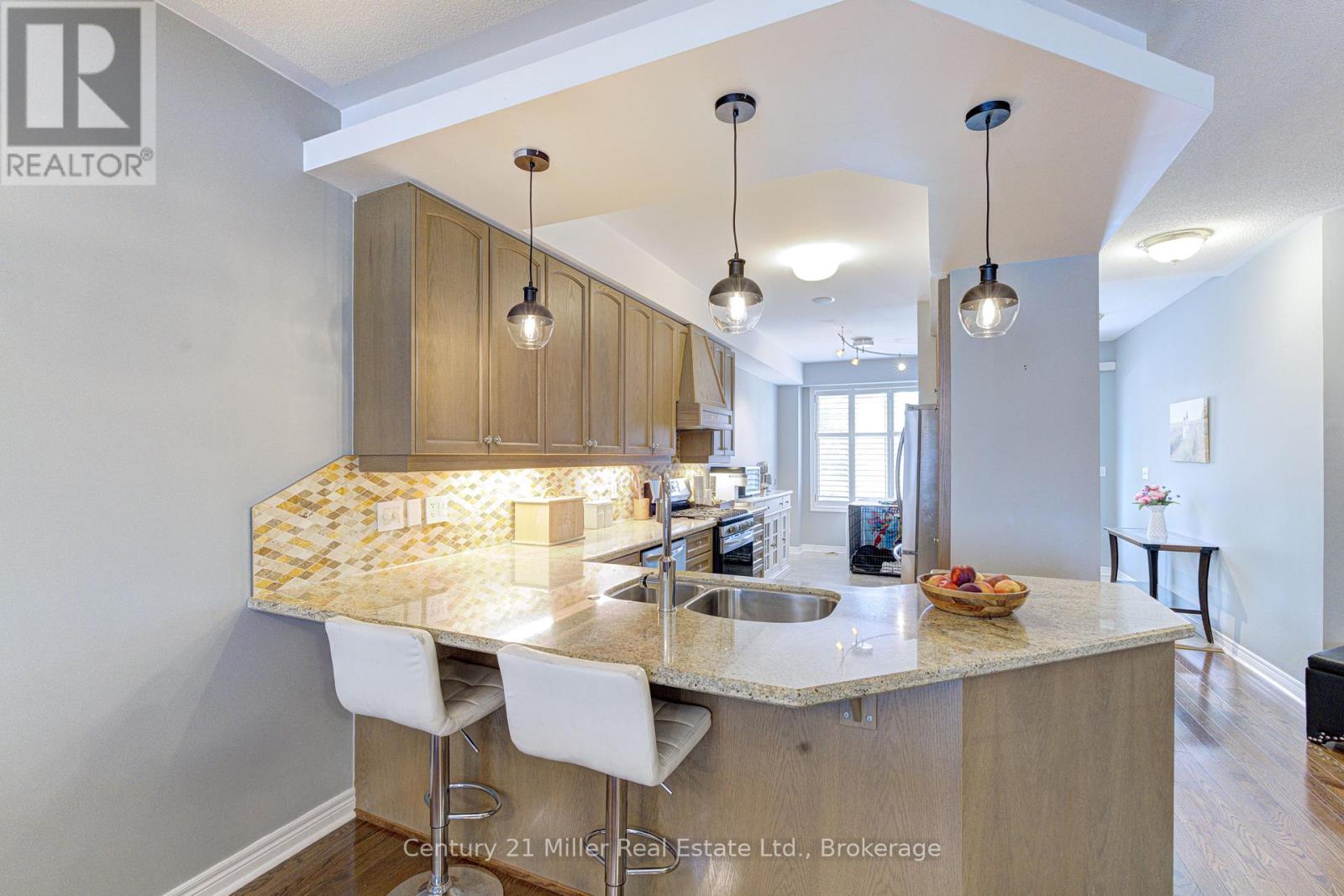 3202 Epworth Crescent, Oakville, Ontario  L6M 0B2 - Photo 5 - W13561788