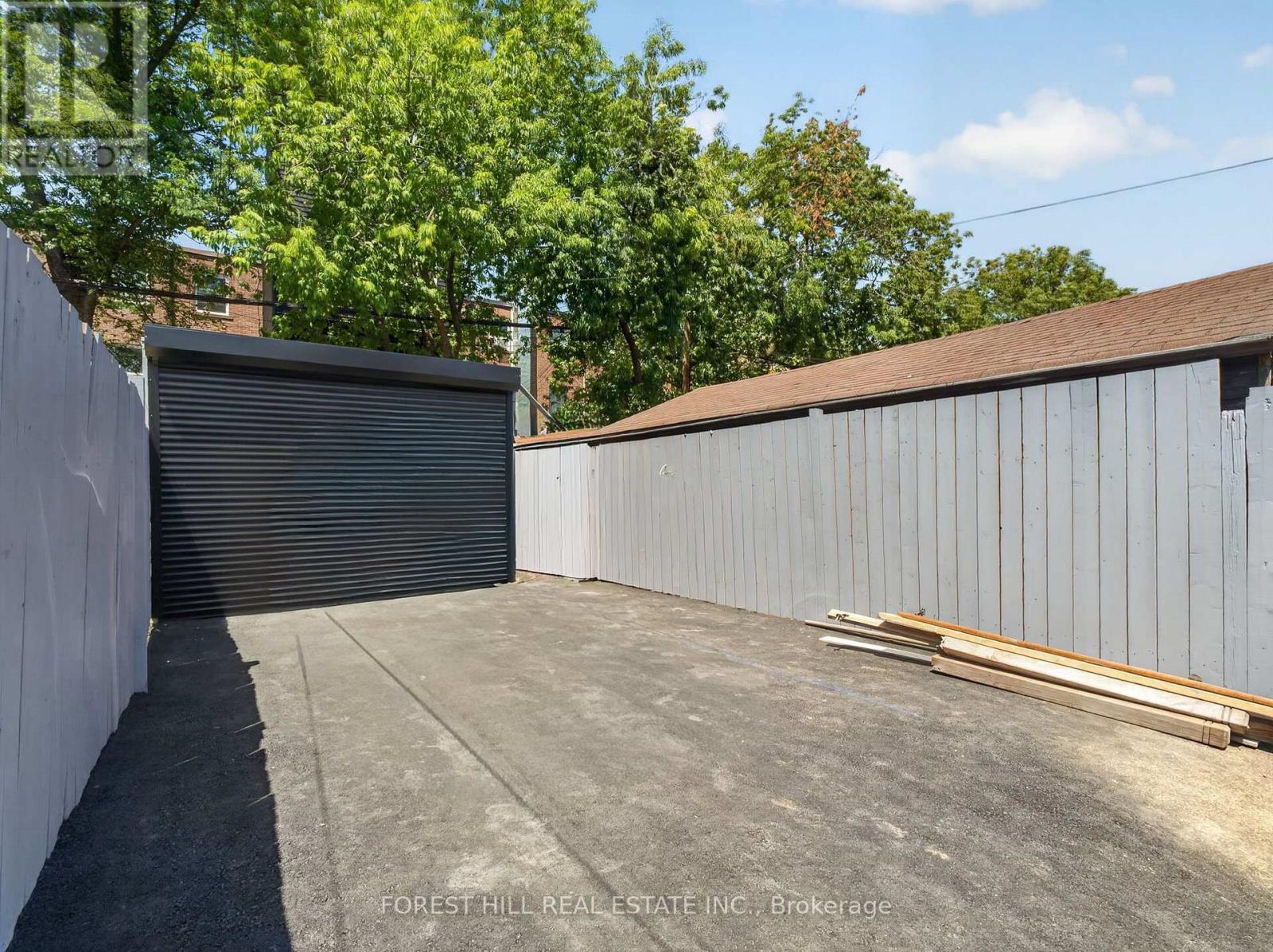 54 Chatham Avenue, Toronto, Ontario  M4J 1K6 - Photo 45 - E13561774