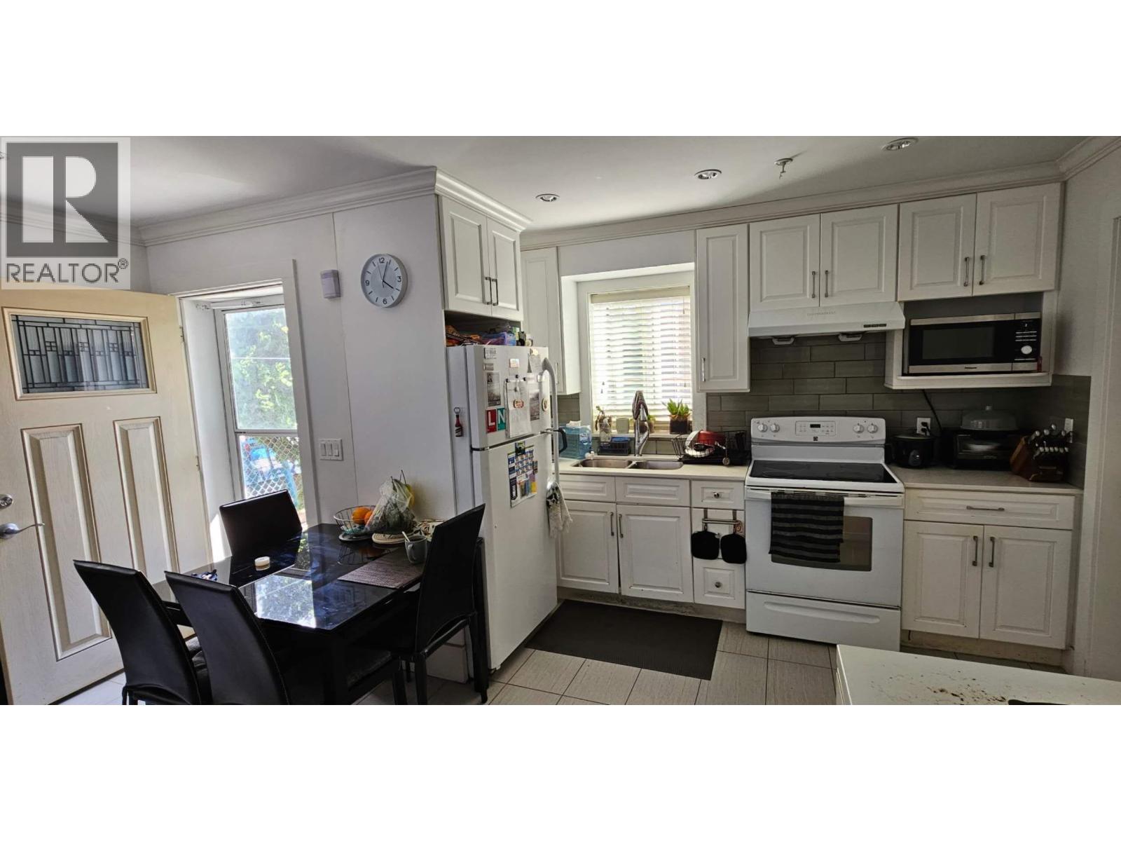 33xx  Price Street, Vancouver, British Columbia  V5R 5P8 - Photo 7 - R3145993