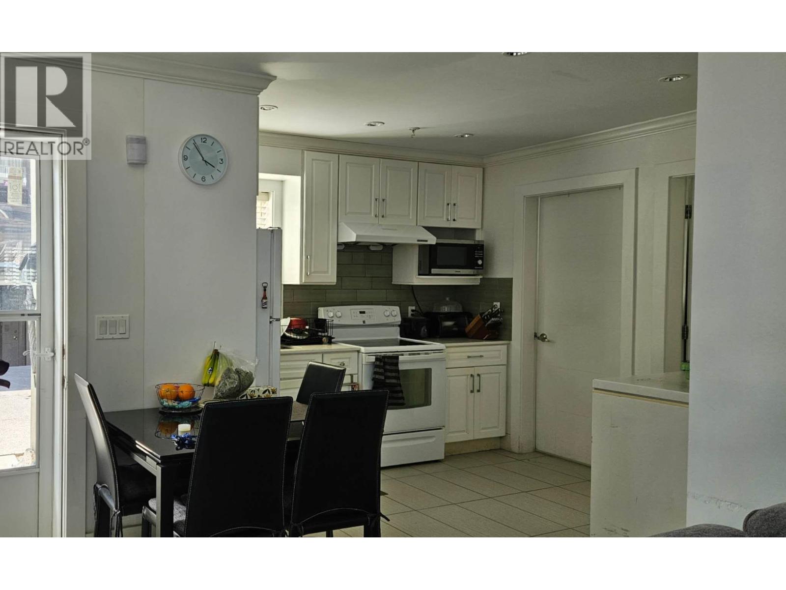 33xx  Price Street, Vancouver, British Columbia  V5R 5P8 - Photo 8 - R3145993