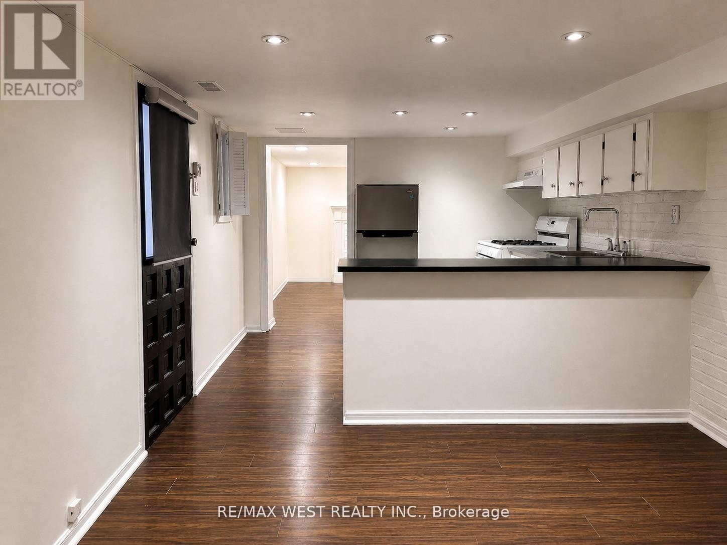 Basement - 84 Mackenzie Crescent, Toronto, Ontario M6J 1T3 - Photo 4 - C13561626