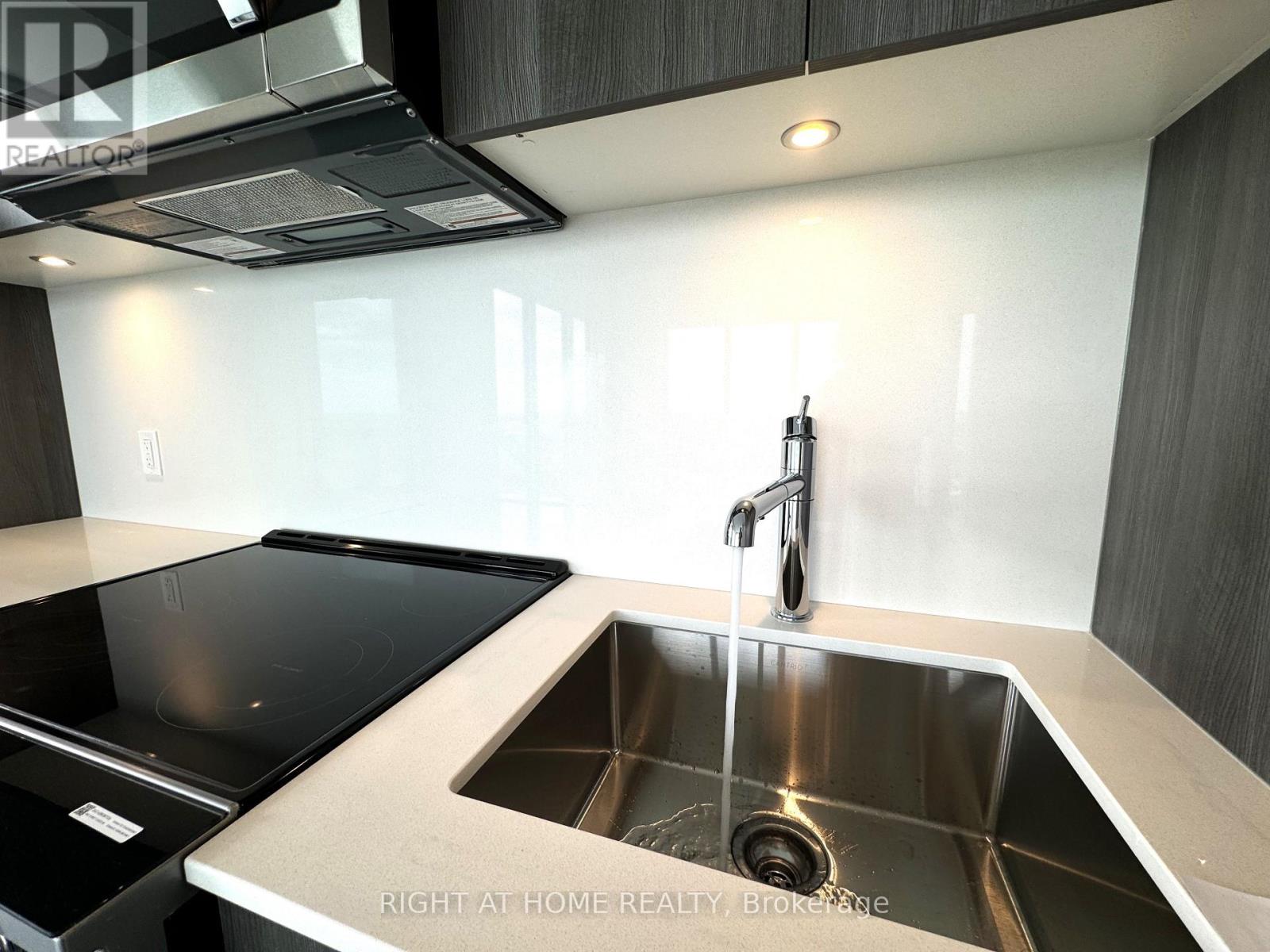 4304 - 30 Inn On The Park Drive, Toronto, Ontario  M3C 0P8 - Photo 18 - C13561646