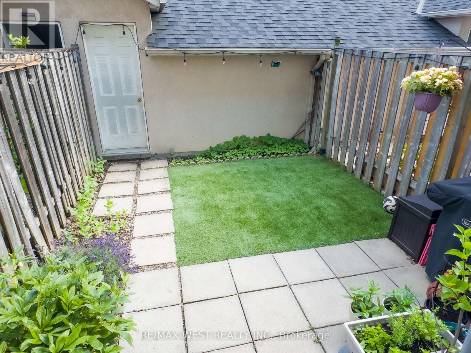 11 - 757 Sheppard Avenue W, Toronto, Ontario  M3H 2S9 - Photo 12 - C13561850
