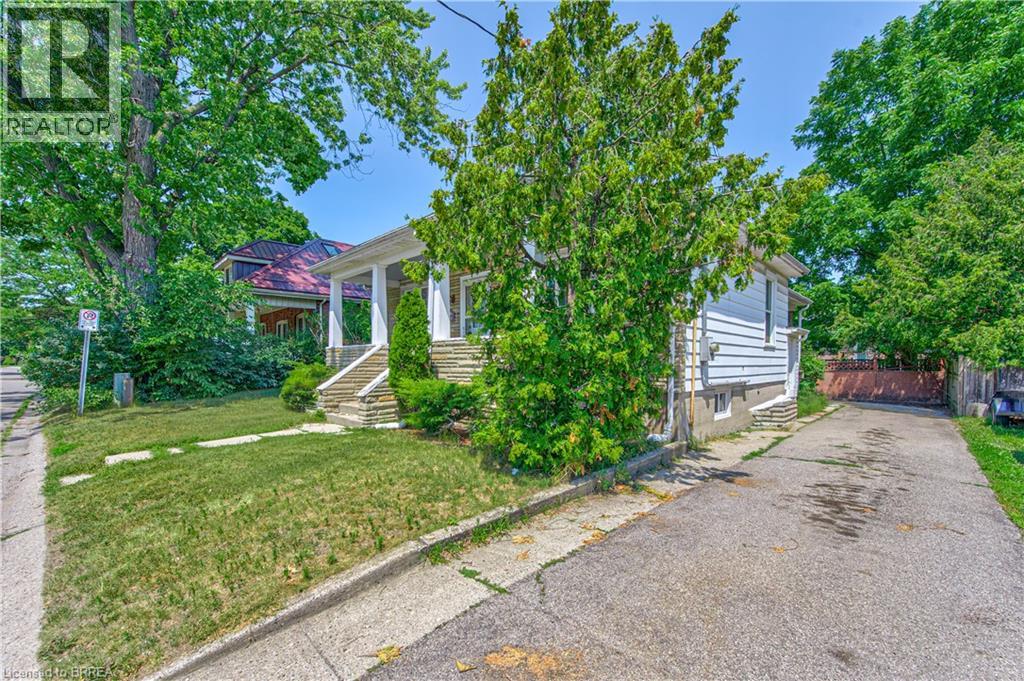 11 Hamilton Avenue, Brantford, Ontario  N3S 6Z4 - Photo 3 - 40844972